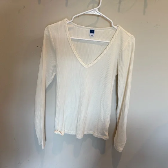 Set of 2 - Old Navy Long Sleeve V-Neck Tops - Picture 5 of 6